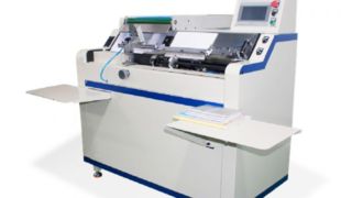 Máquina de encadernação de bobina espiral de plástico.