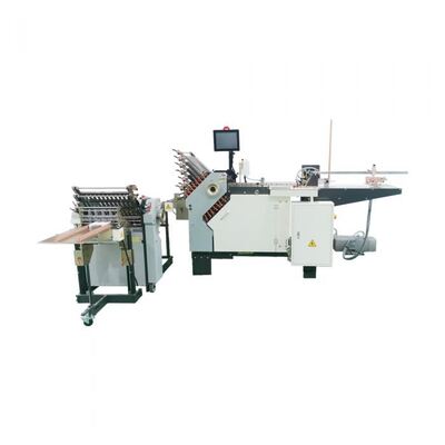 Máquina de dobragem de fecho em miniatura que fornece soluções de dobragem para materiais de folha B2 em centros de impressão e digitais